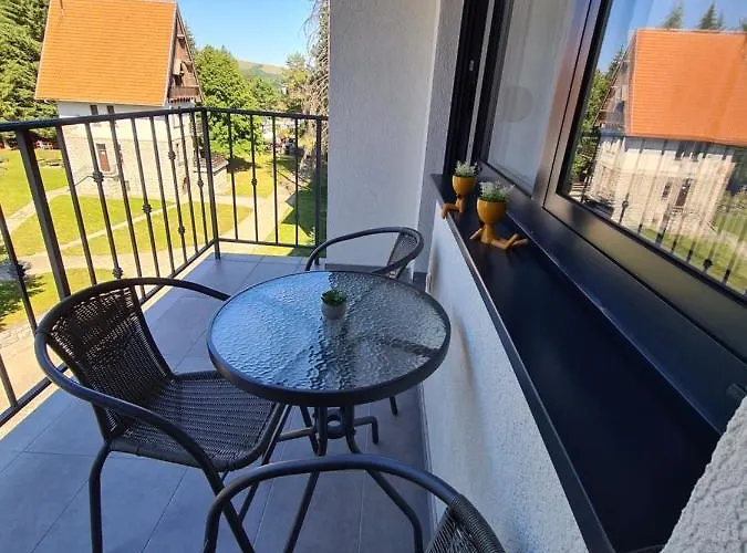 Oasis Titova * Palisat